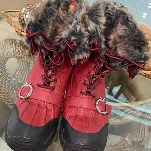Red Boots sz 8  Attention all mountain girls!